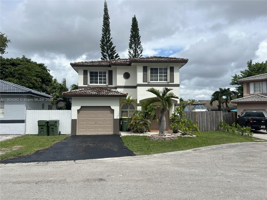 Single Family 3 bedroom 2 bath 2 story home with one car garage.  Excellent neighborhood. Large yard with room for a boat and NO homeowners association.