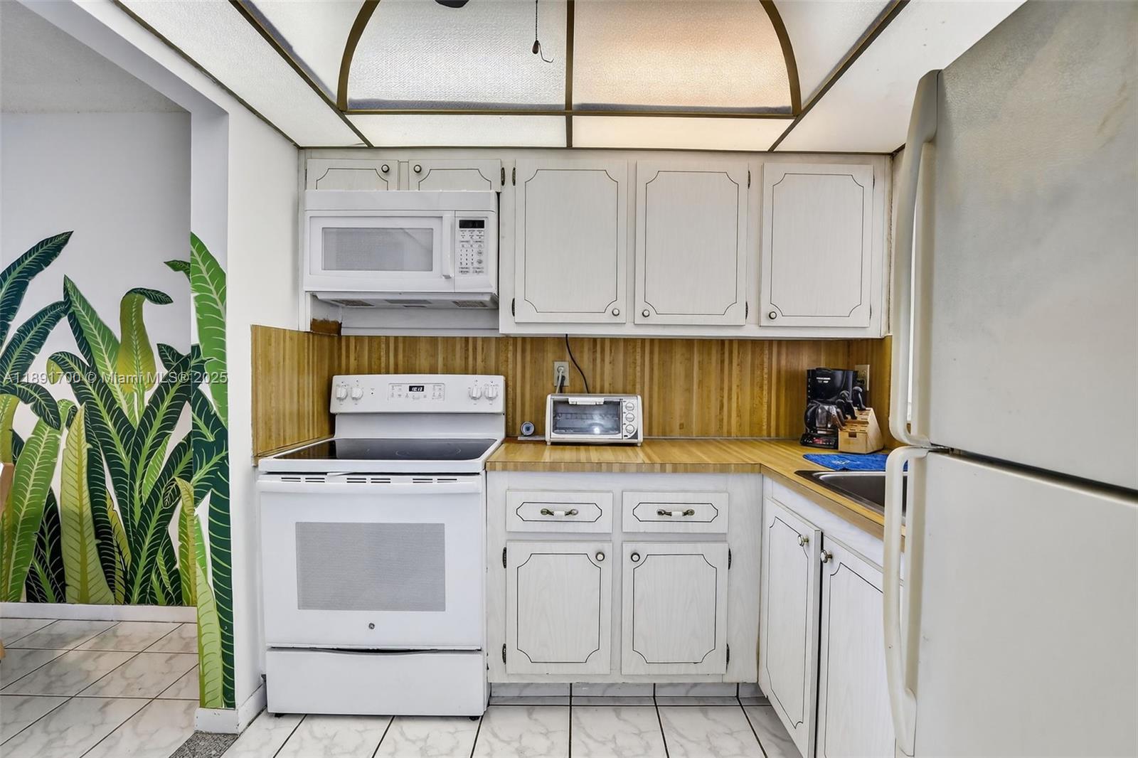 SUNRISE LAKES 90 CONDO - Residential