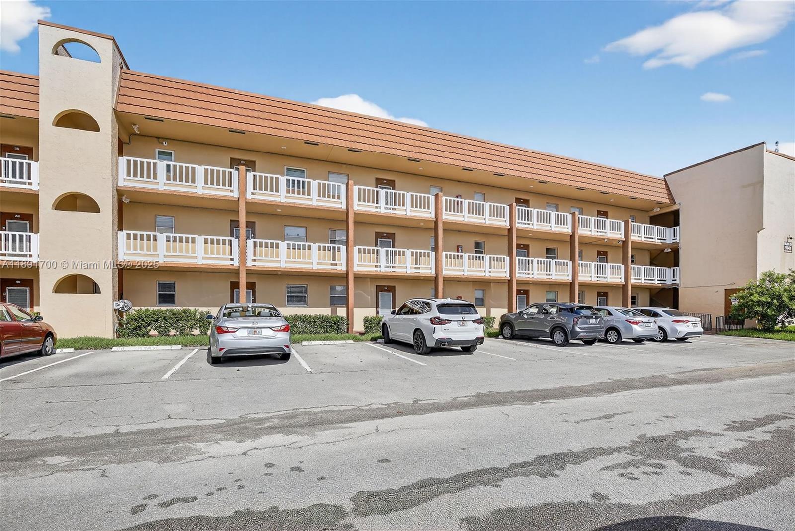 SUNRISE LAKES 90 CONDO - Residential