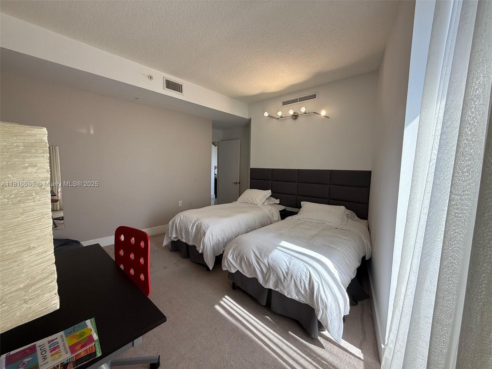 SAYAN CONDO - Residential