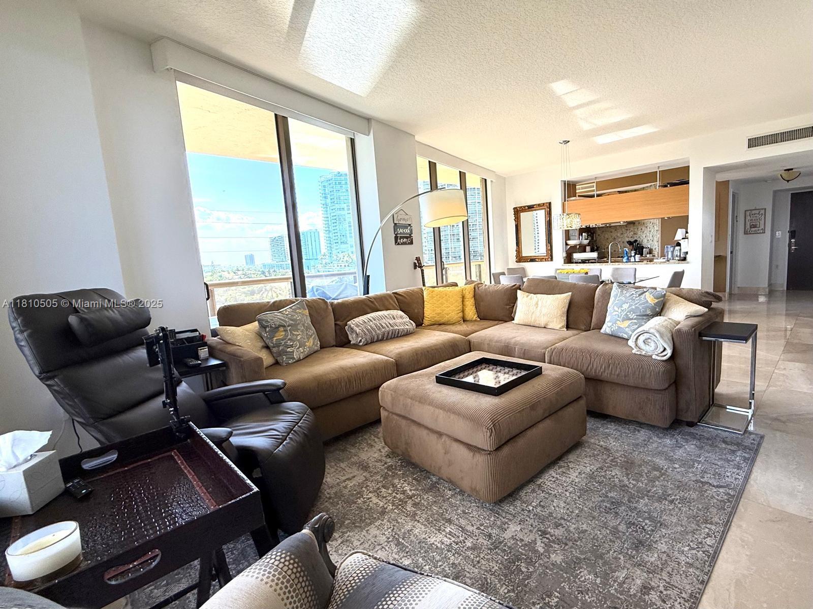 16275 Collins Ave 504