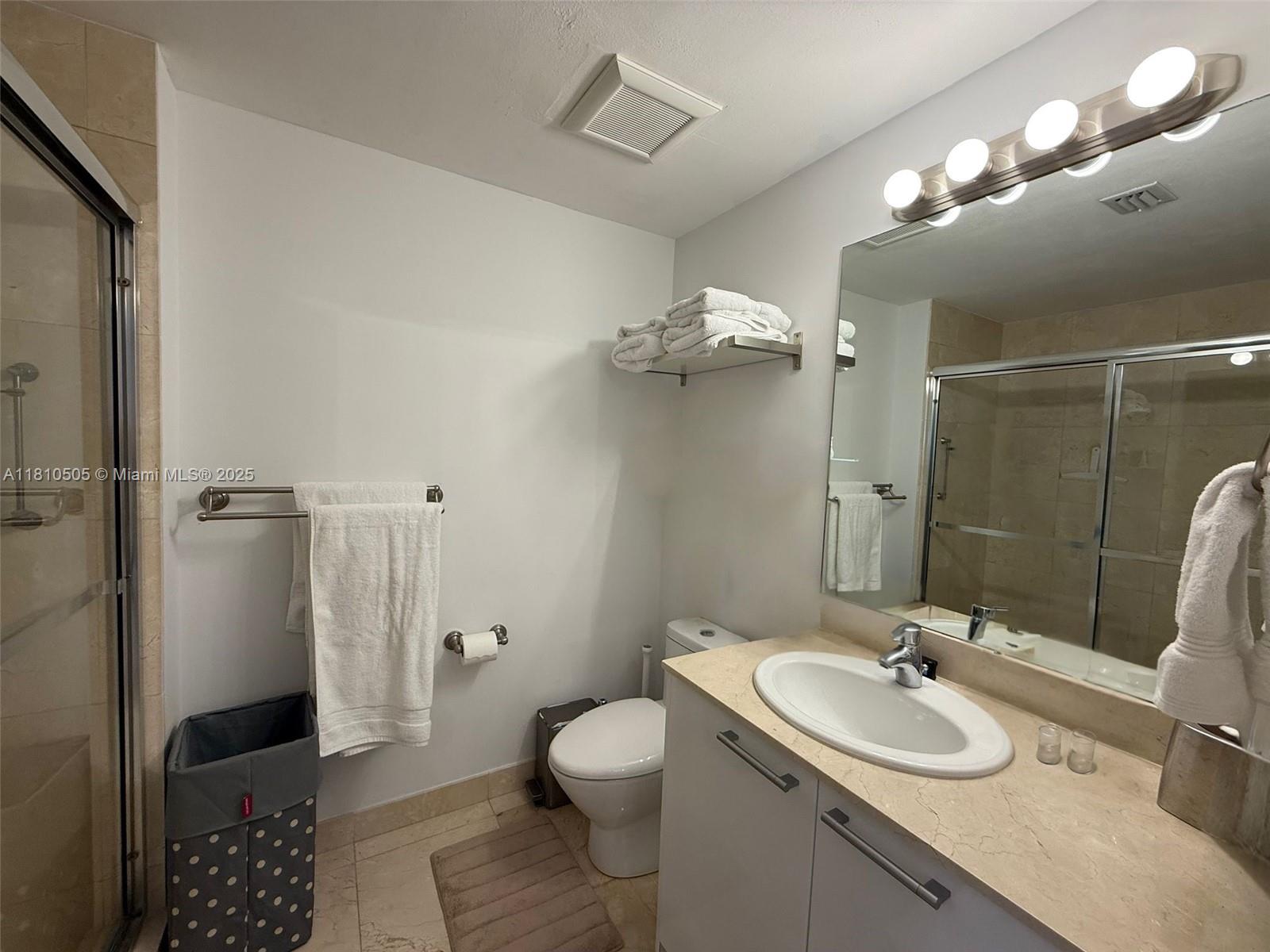 SAYAN CONDO - Residential