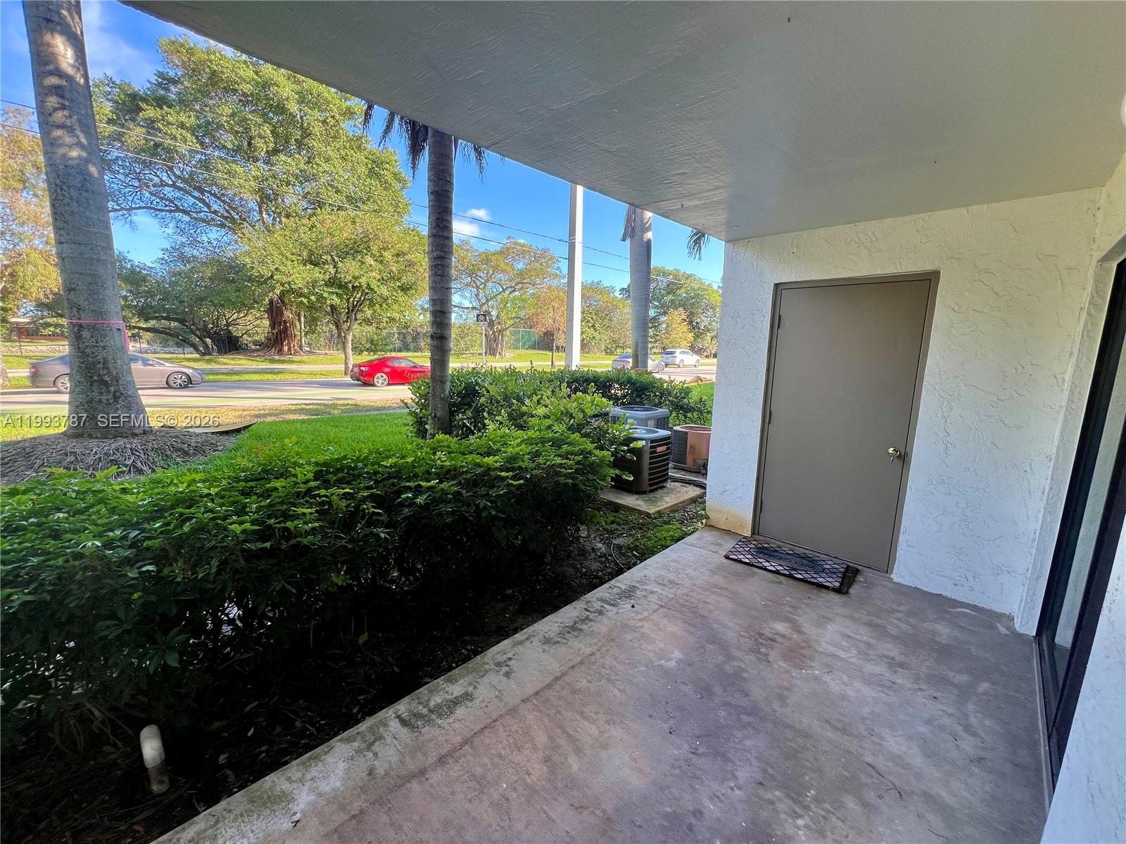 HOLLYWOOD PARC CONDOMINIU - Residential Lease