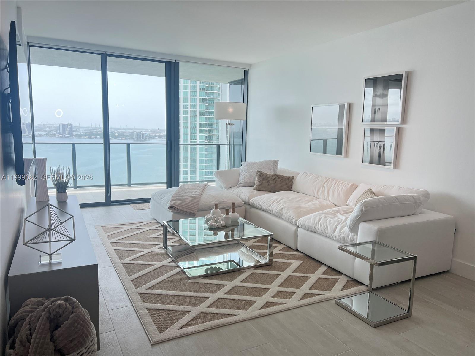 PARAISO BAY CONDO - Residential