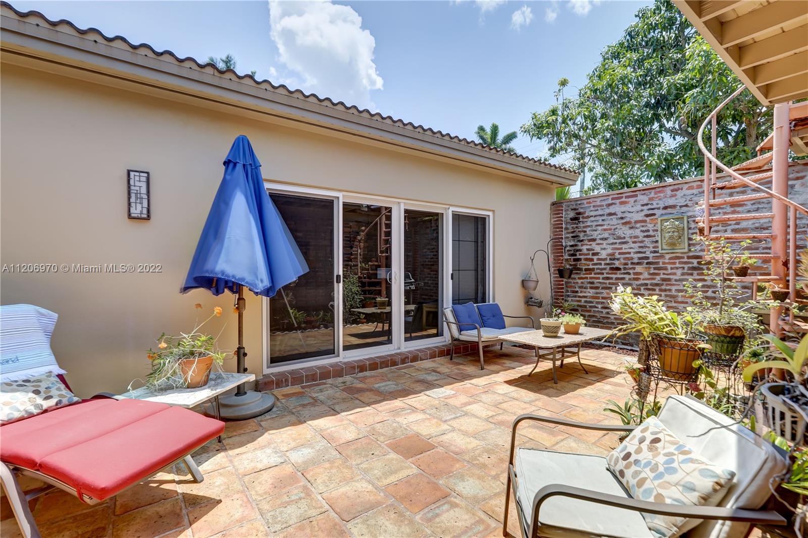 HOLLYWOOD LAKES SEC - Residential