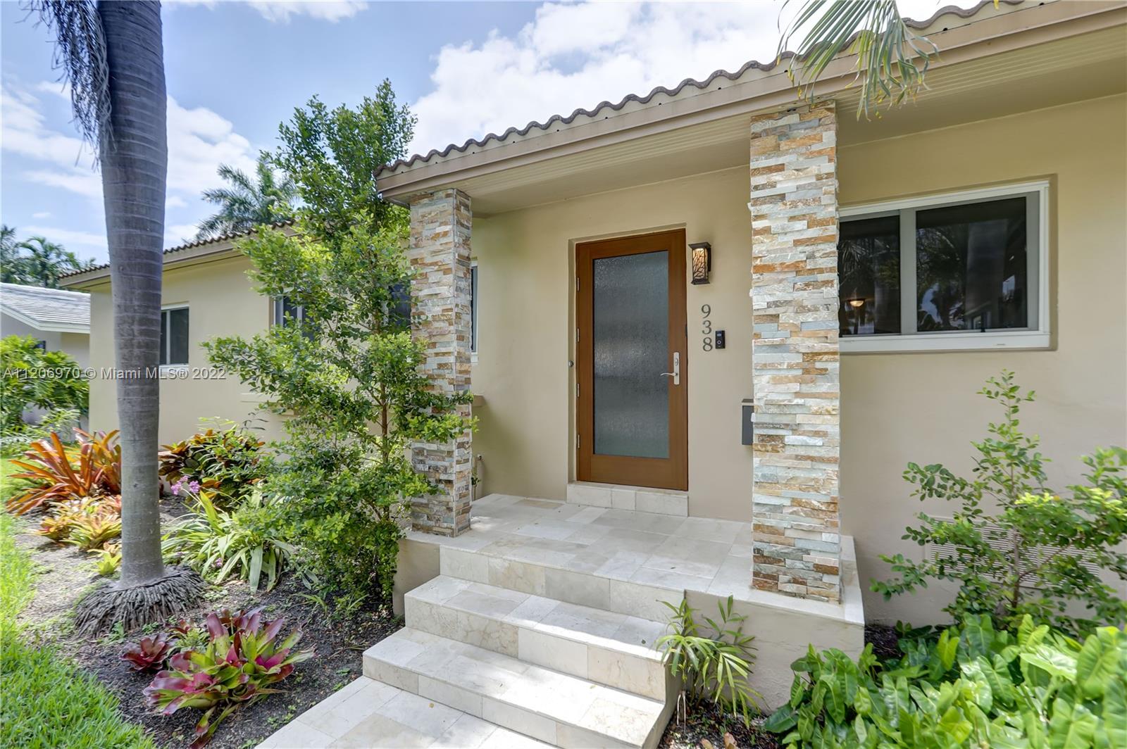 HOLLYWOOD LAKES SEC - Residential