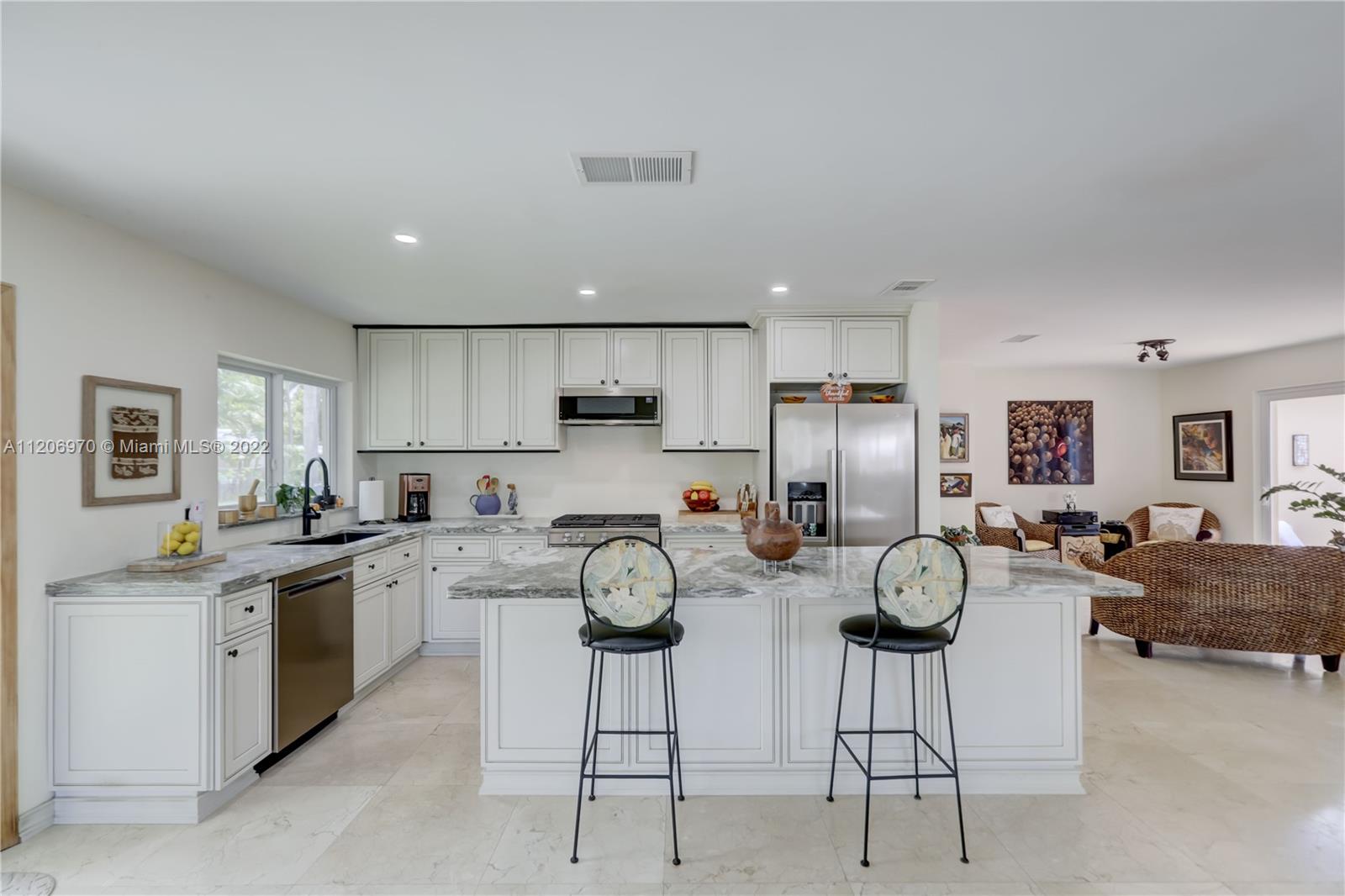 HOLLYWOOD LAKES SEC - Residential