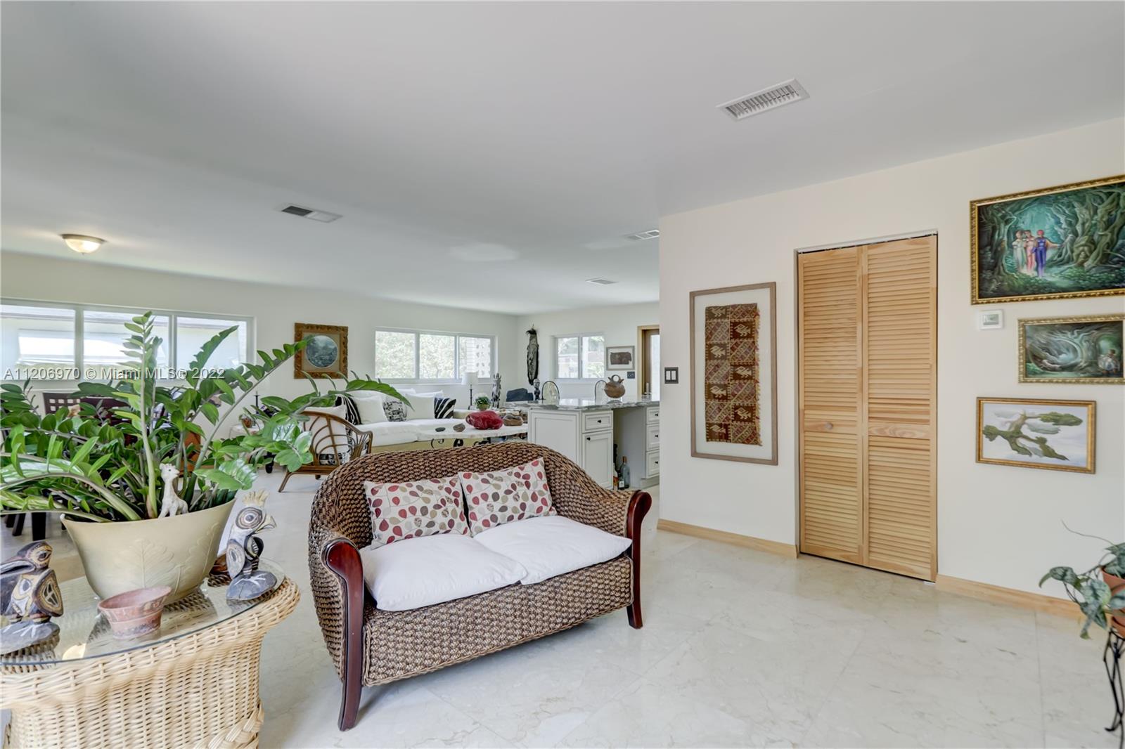 HOLLYWOOD LAKES SEC - Residential