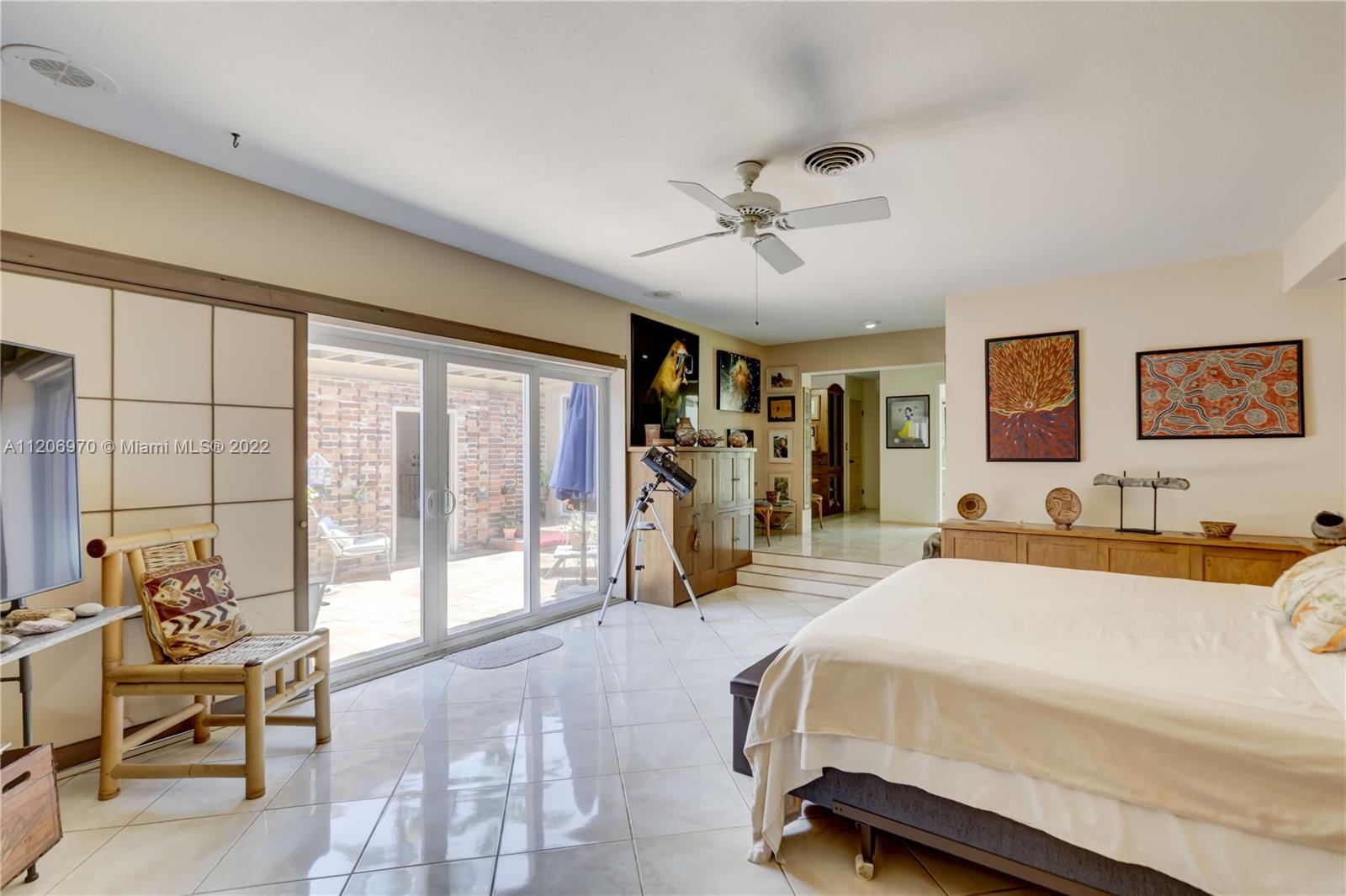 HOLLYWOOD LAKES SEC - Residential
