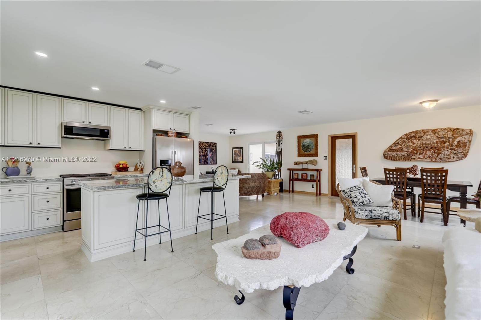 HOLLYWOOD LAKES SEC - Residential
