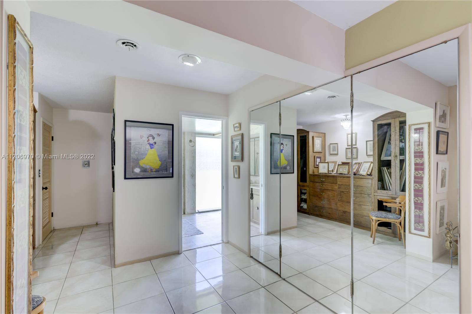 HOLLYWOOD LAKES SEC - Residential