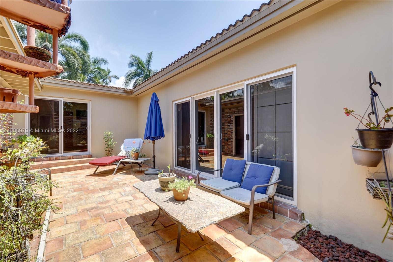 HOLLYWOOD LAKES SEC - Residential