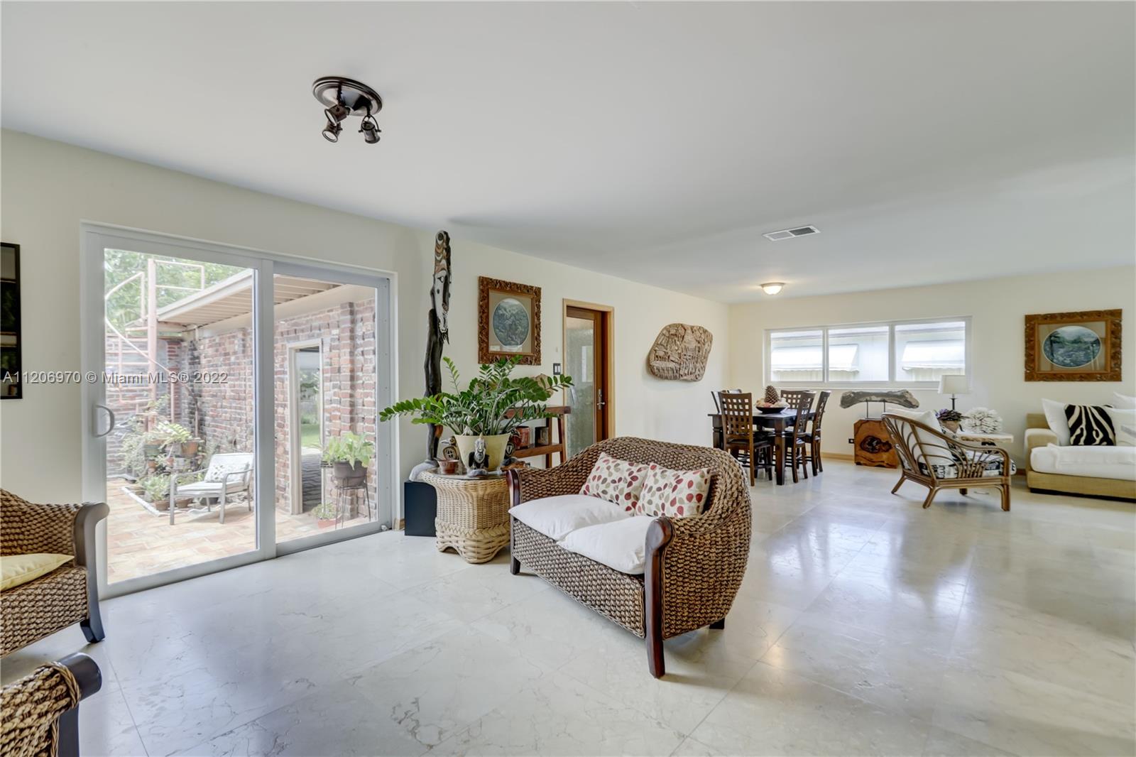 HOLLYWOOD LAKES SEC - Residential