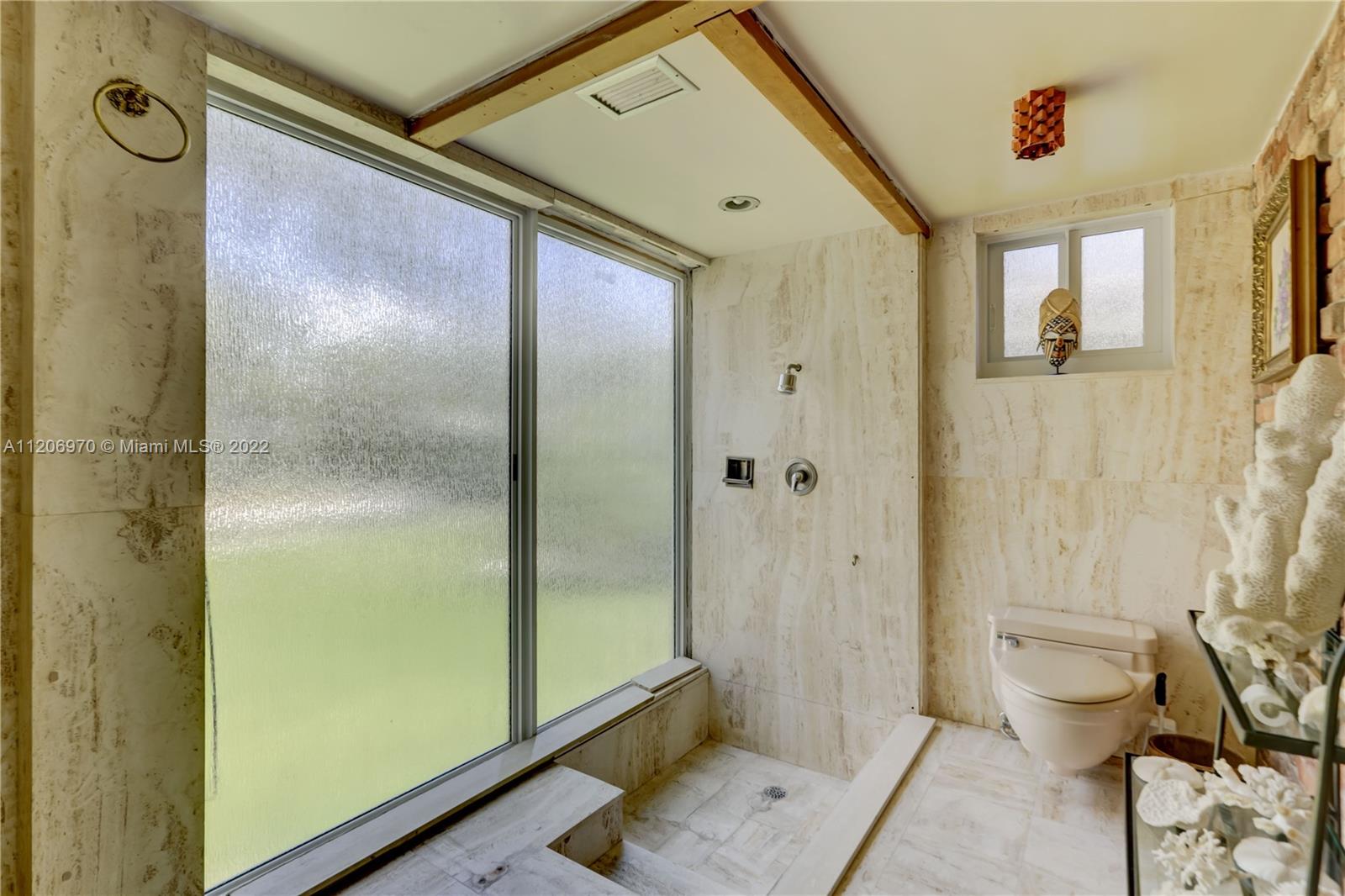 HOLLYWOOD LAKES SEC - Residential