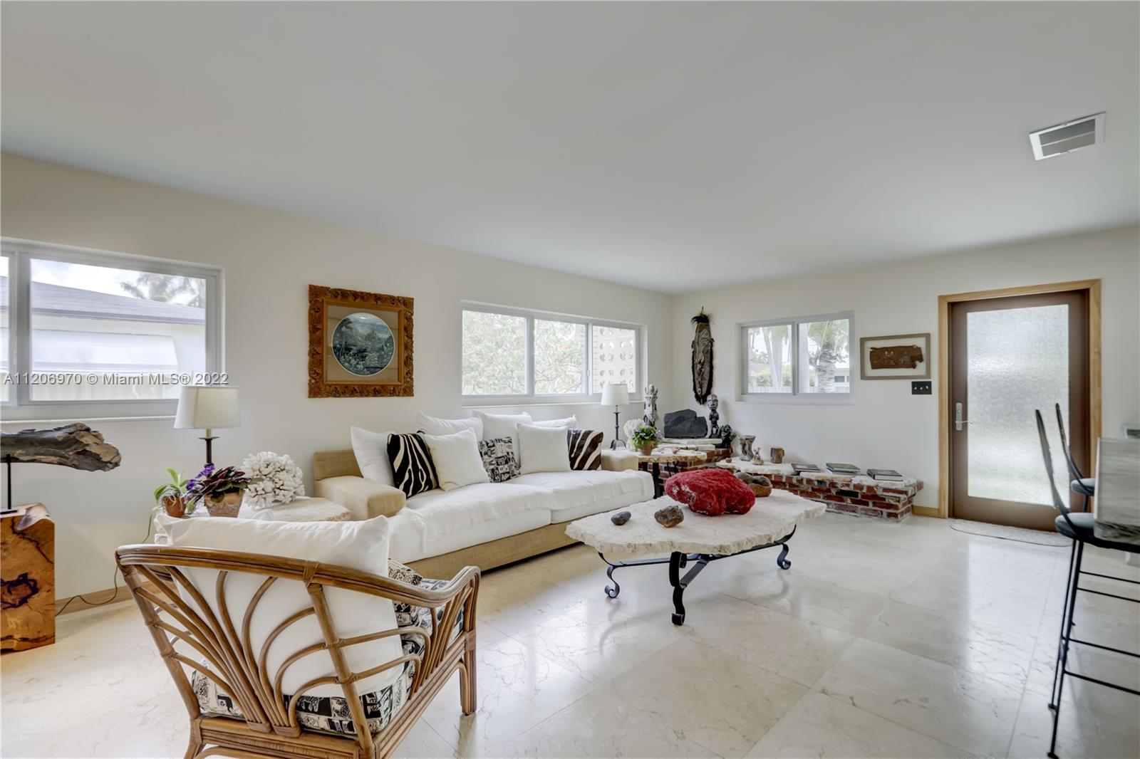 HOLLYWOOD LAKES SEC - Residential