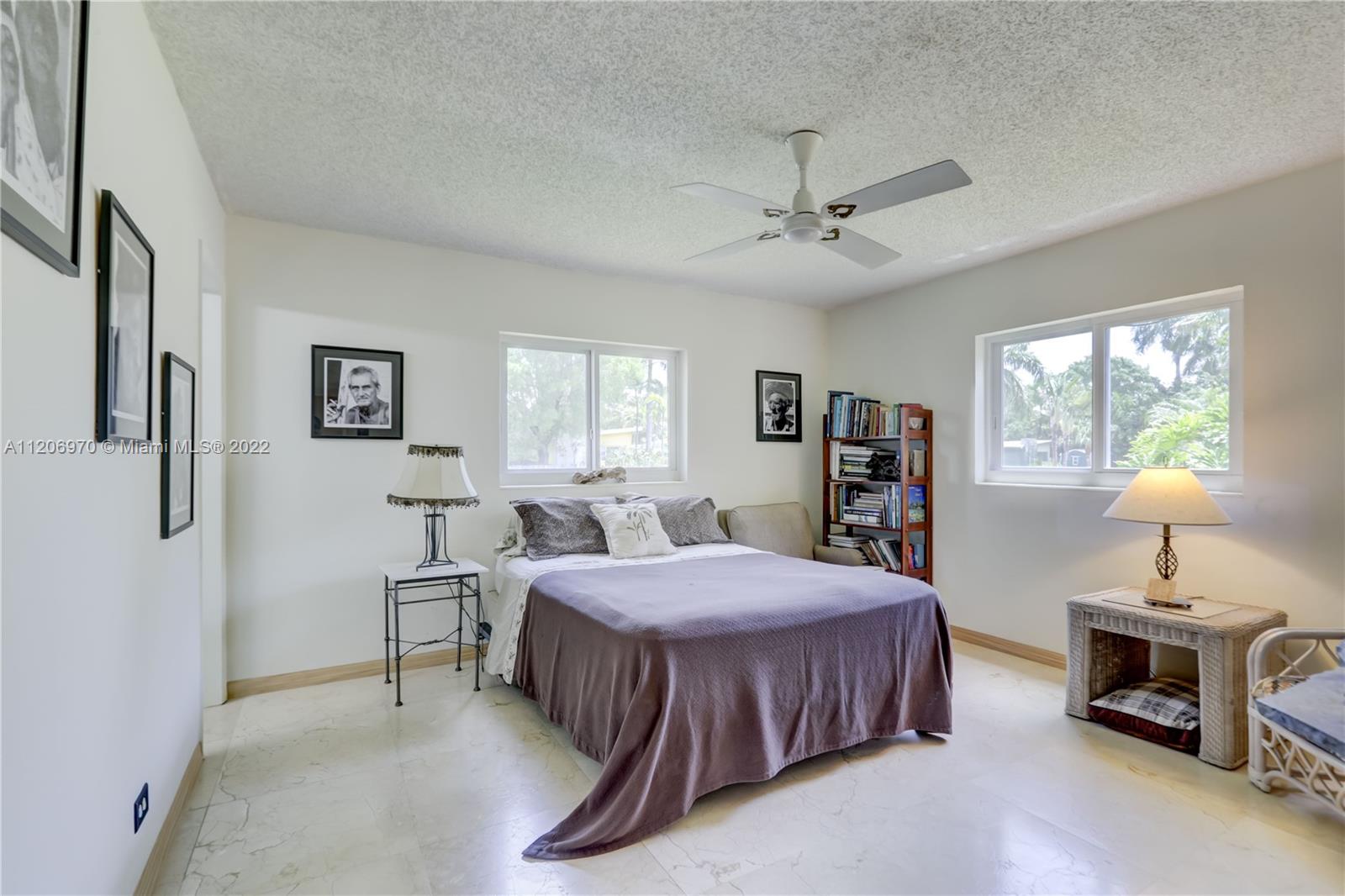 HOLLYWOOD LAKES SEC - Residential