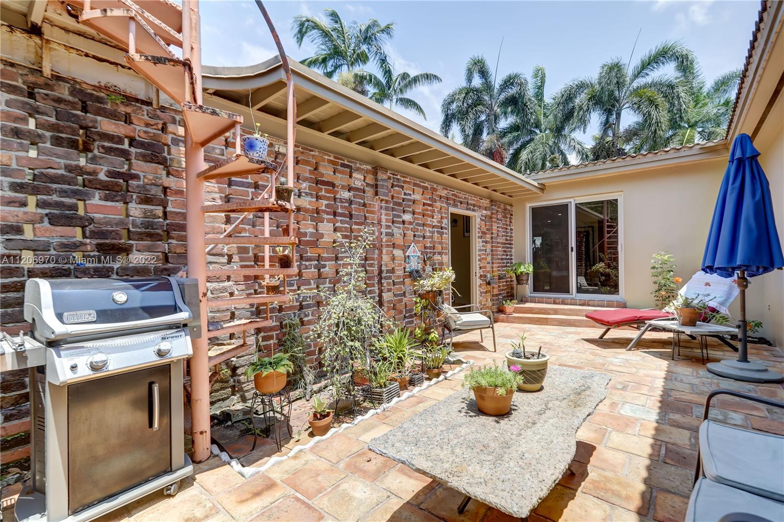 HOLLYWOOD LAKES SEC - Residential