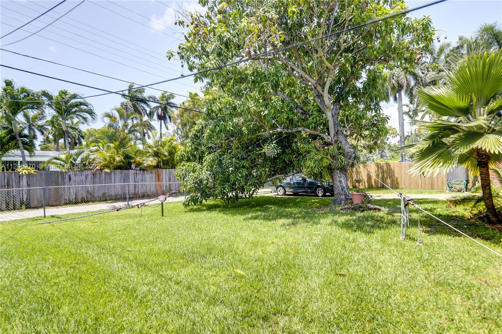 HOLLYWOOD LAKES SEC - Residential