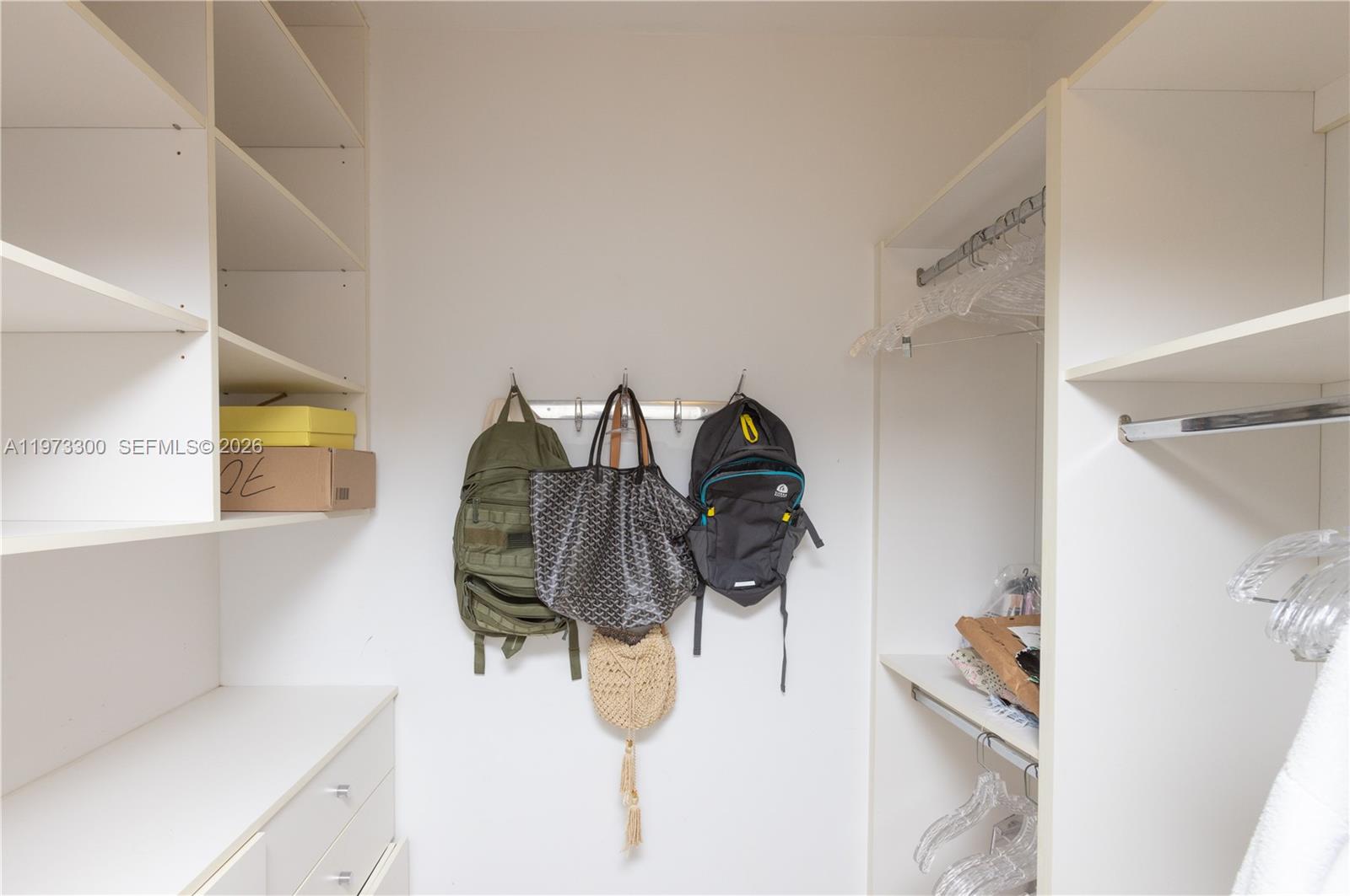 SOLIMAR CONDO - Residential