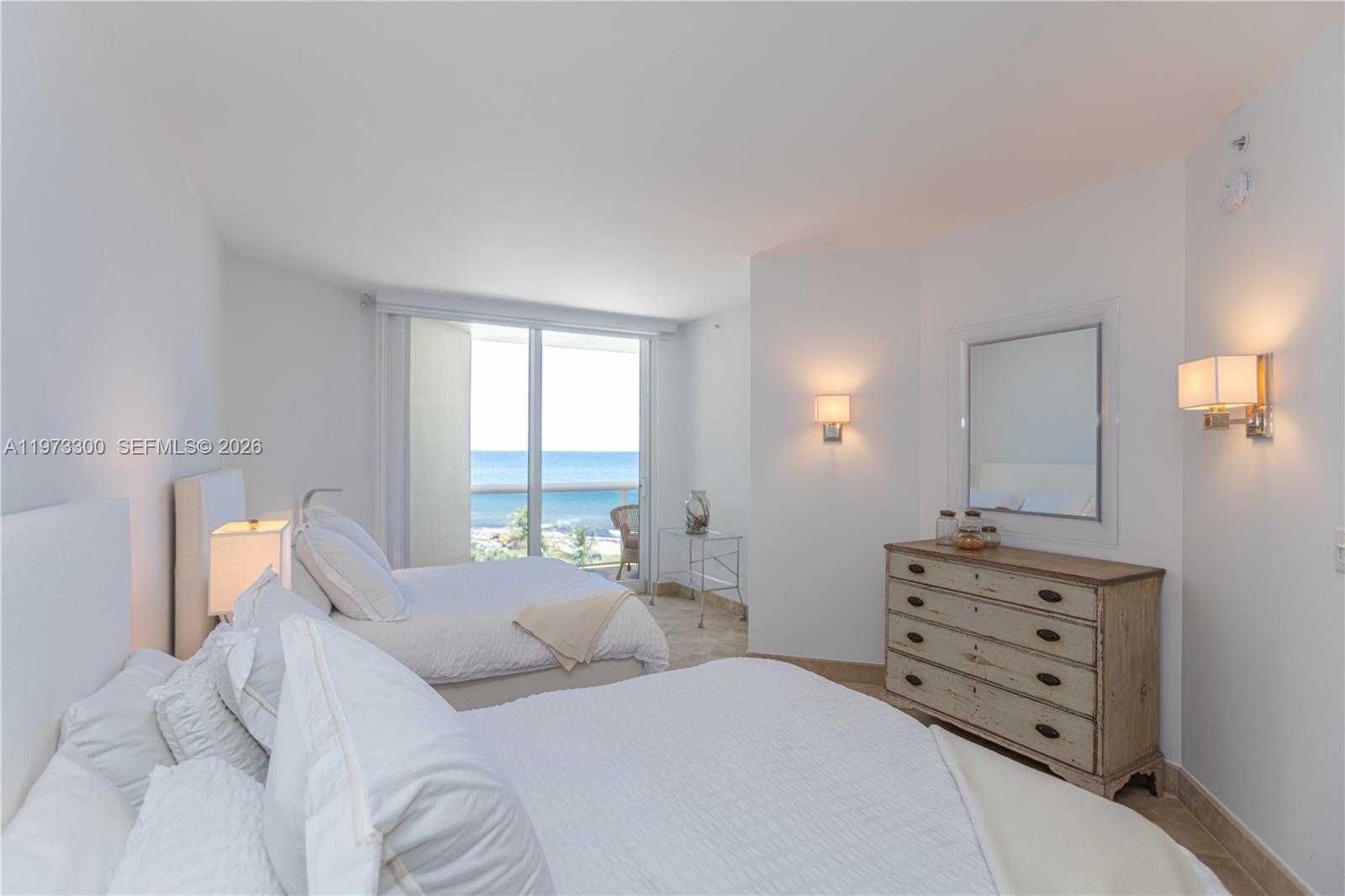 SOLIMAR CONDO - Residential