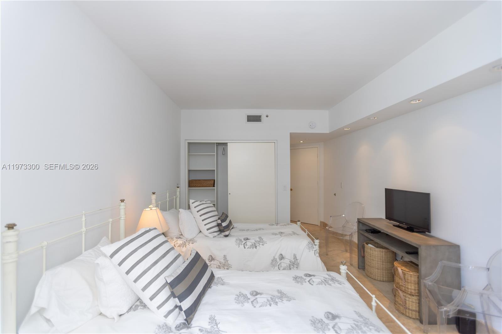 SOLIMAR CONDO - Residential