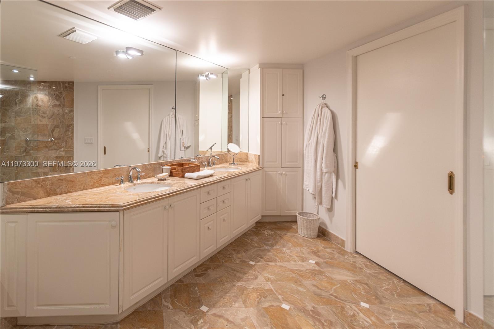 SOLIMAR CONDO - Residential