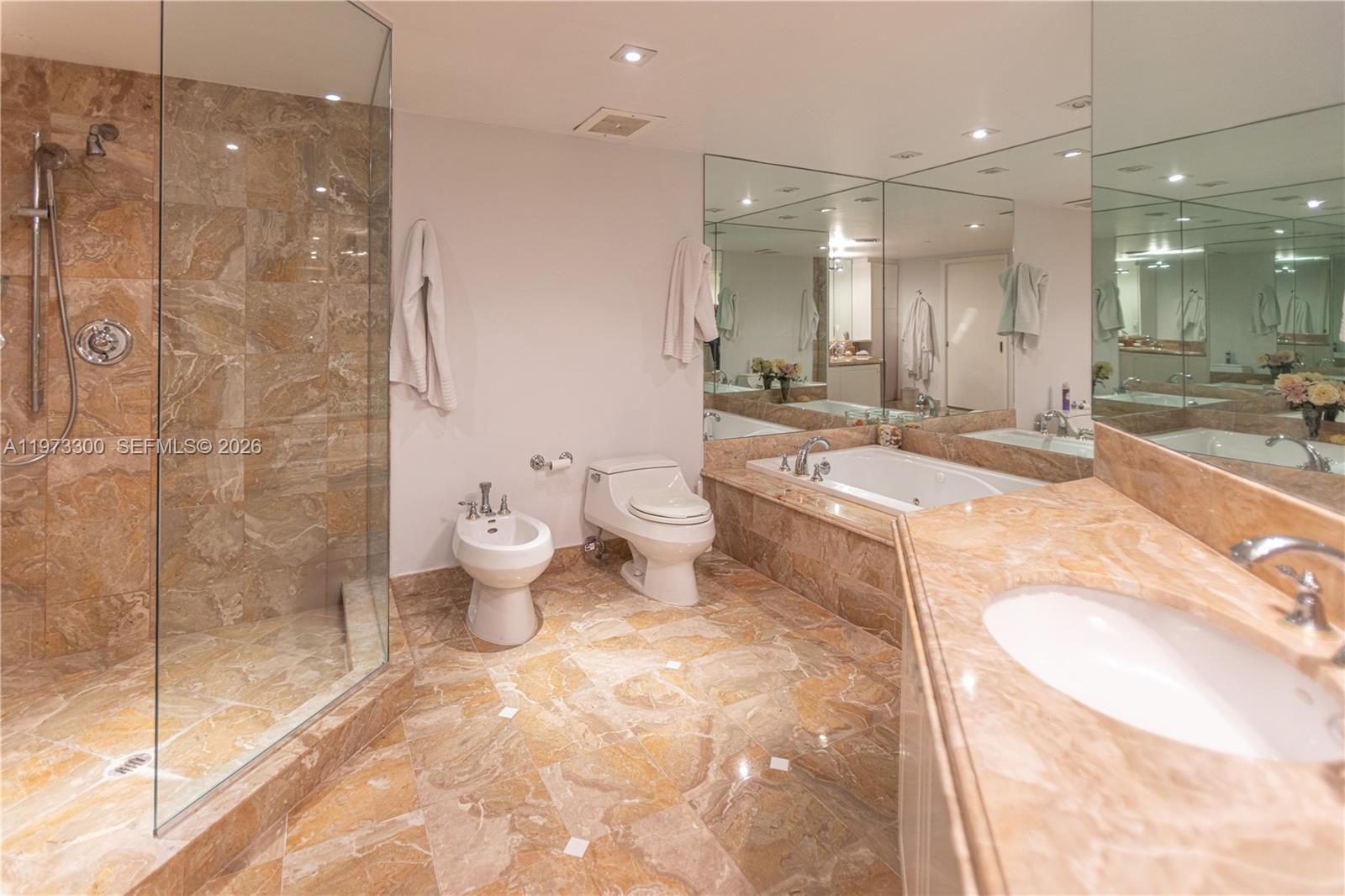 SOLIMAR CONDO - Residential