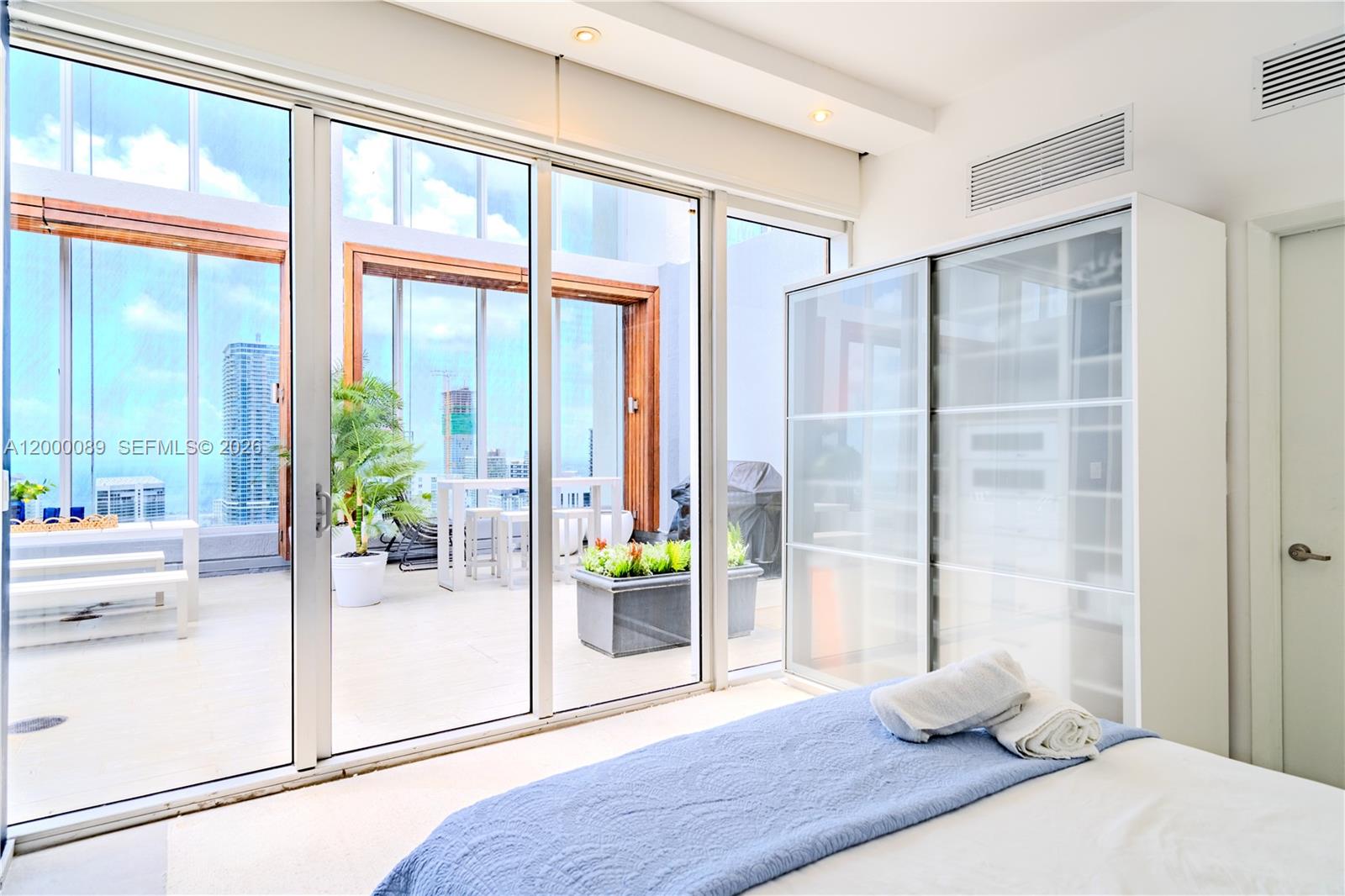 ICON BRICKELL NO TWO - Residential