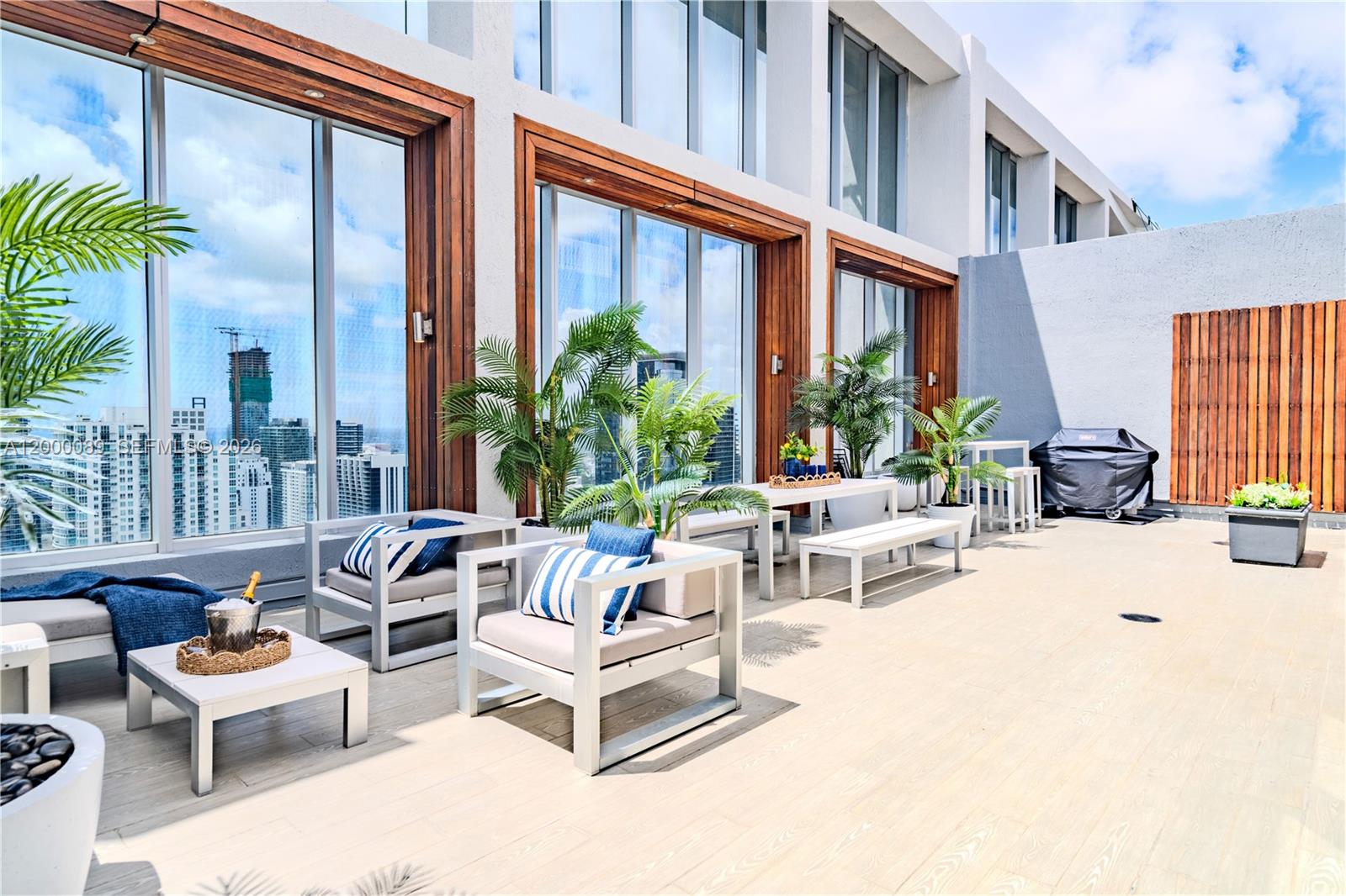 ICON BRICKELL NO TWO - Residential