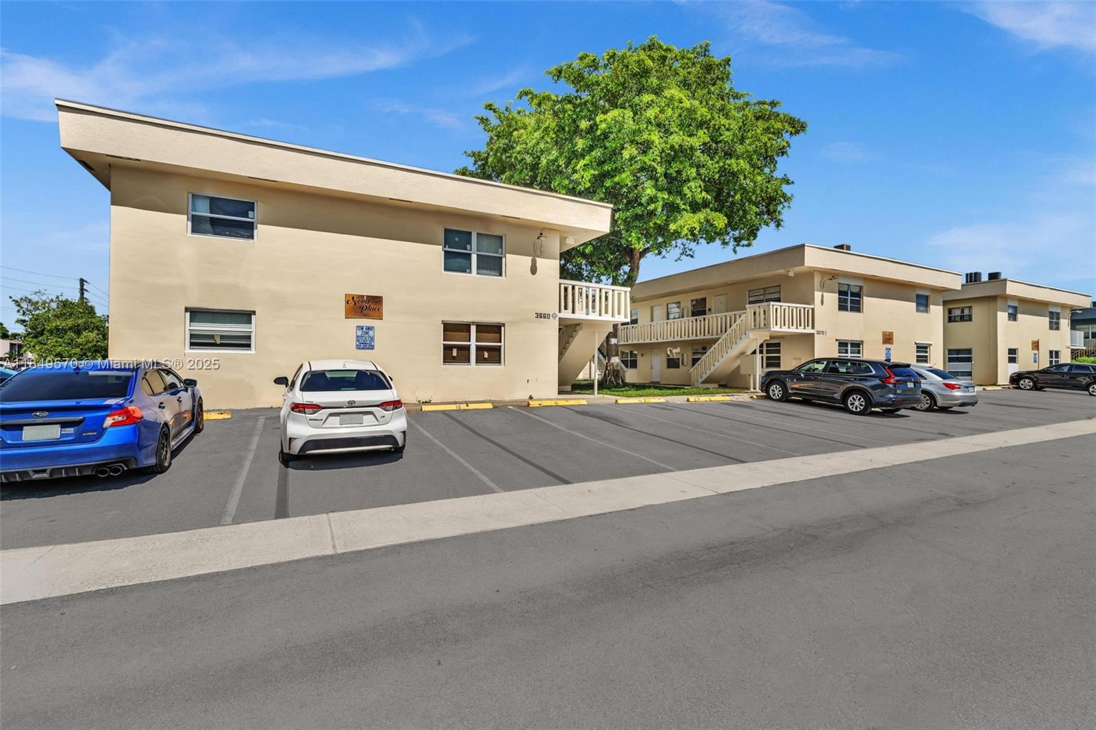 REALLY NICE AND RENOVATED FLAT READY TO MOVE IN FOR THOSE WHO QUALIFY