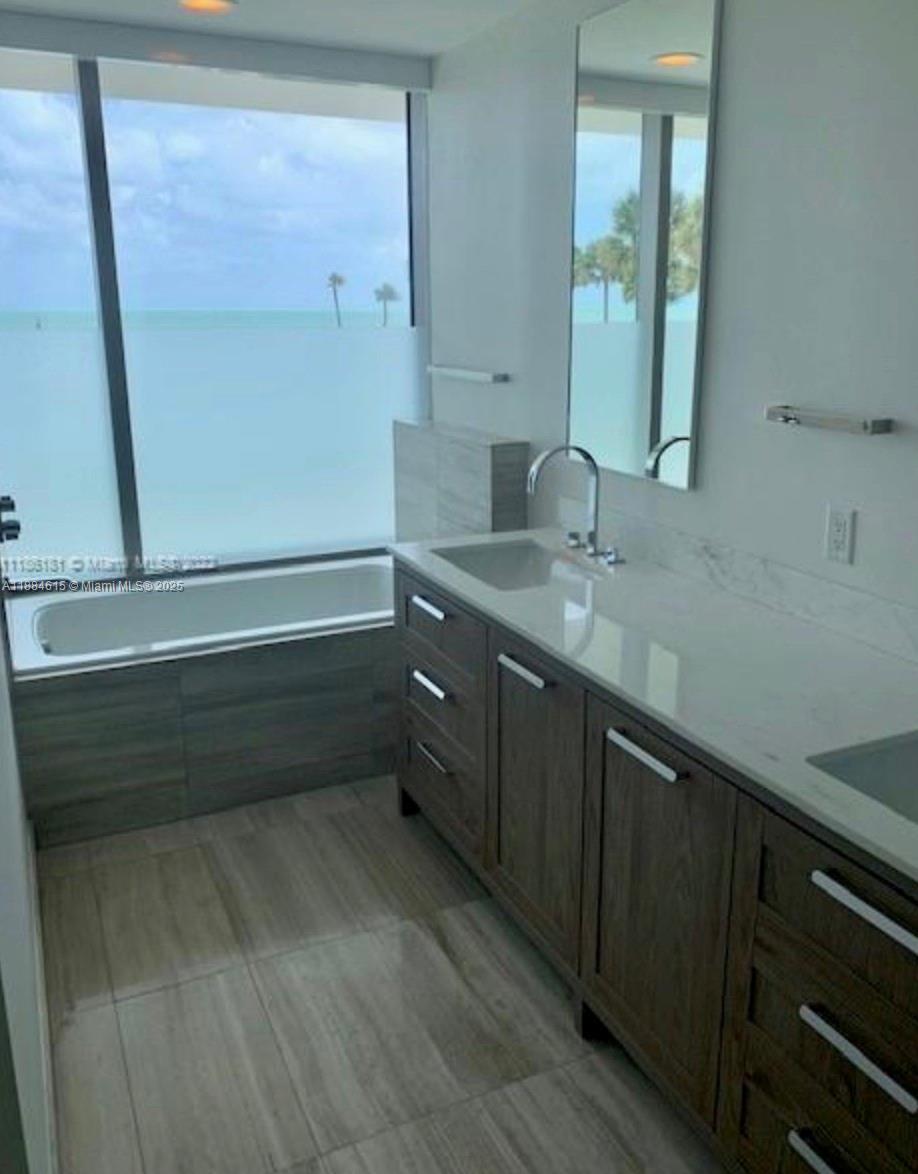 OCEANA KEY BISCAYNE CONDO - Residential Lease
