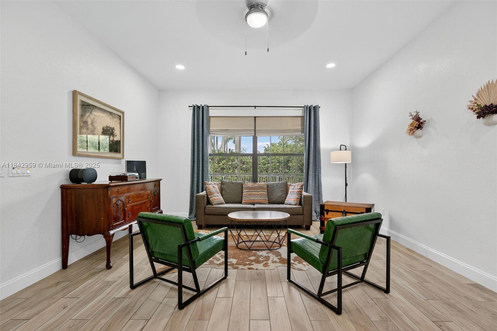 8971 Edgewater Bnd, Parkland, FL, 33076/$964,990 3 8971 Edgewater Bnd
