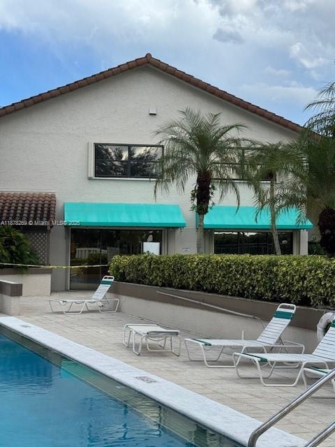 KINGS COURT WEST - Residential