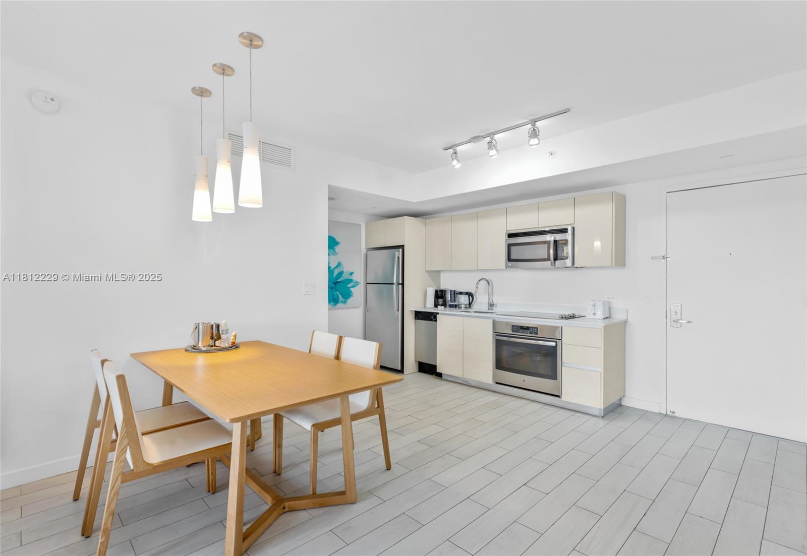 BEACHWALK CONDOMINIUM - Residential