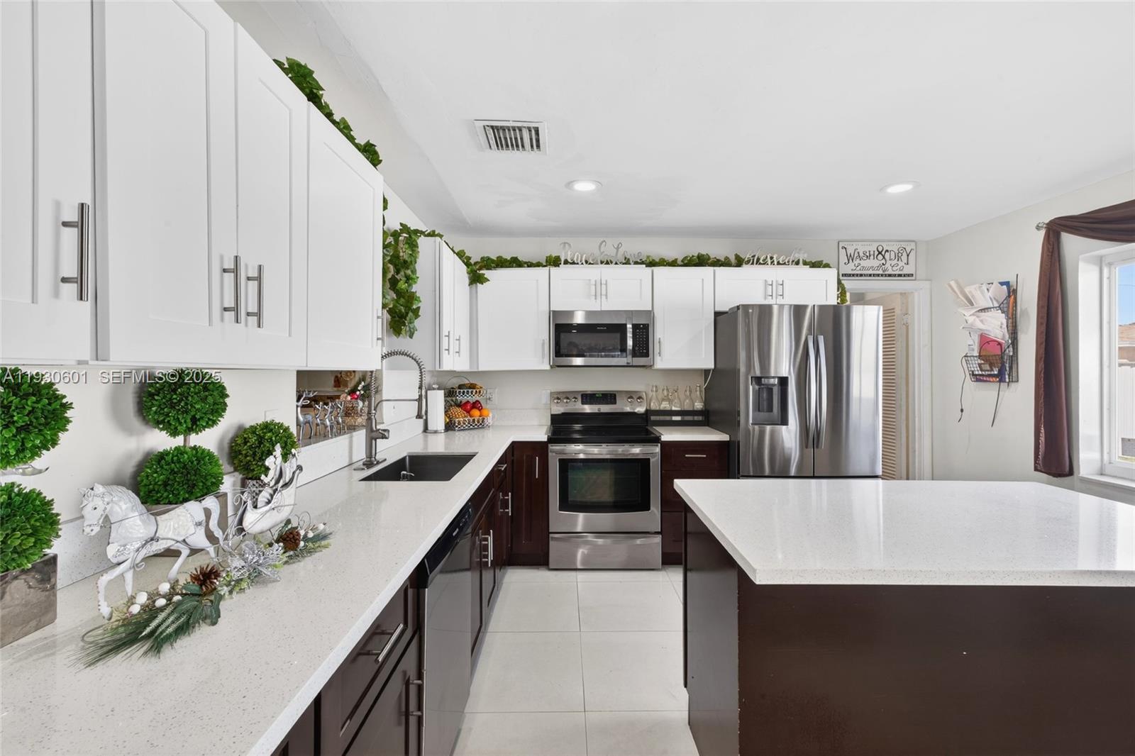 CAROL CITY 4TH ADDN - Residential