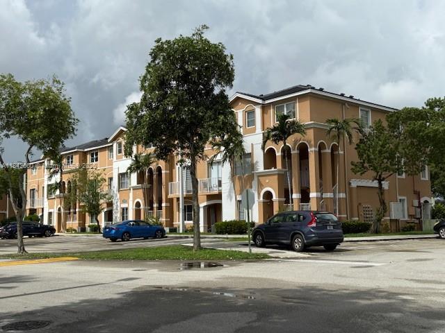 7130 NW 177th St 103-8