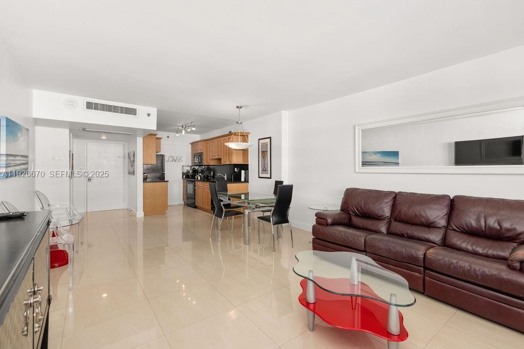 THE DECOPLAGE CONDO - Residential