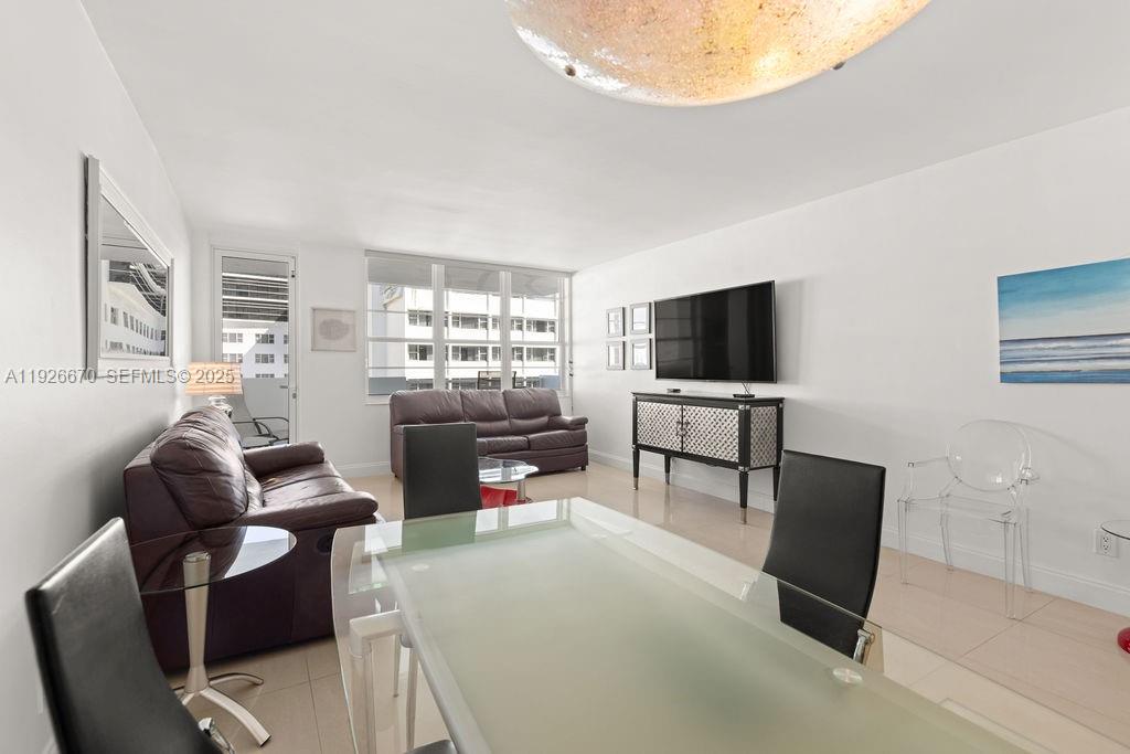 THE DECOPLAGE CONDO - Residential