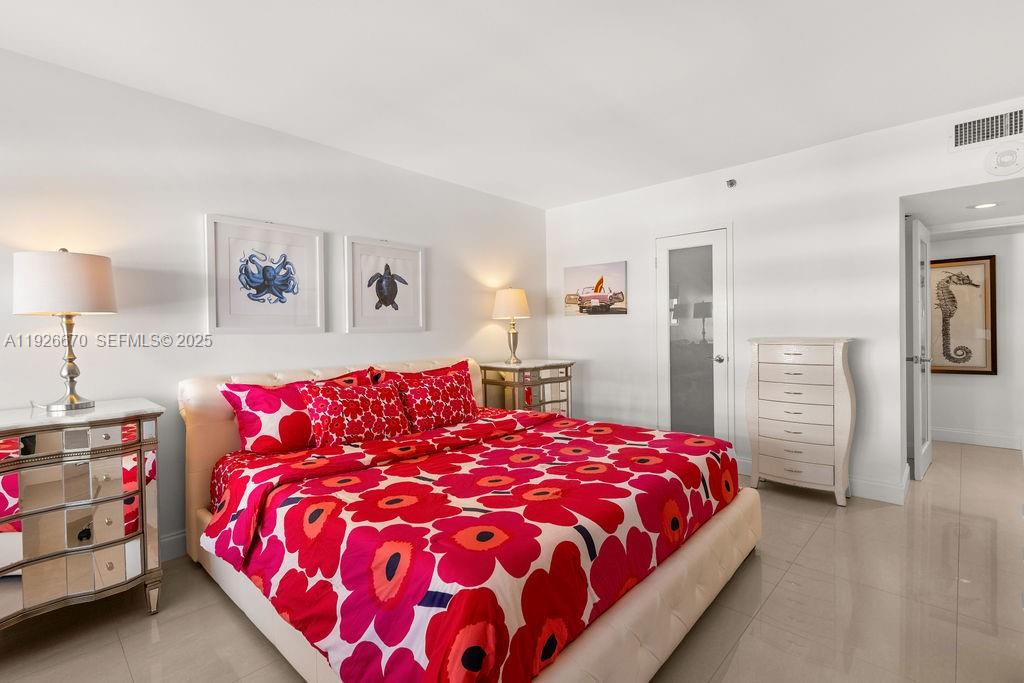 THE DECOPLAGE CONDO - Residential