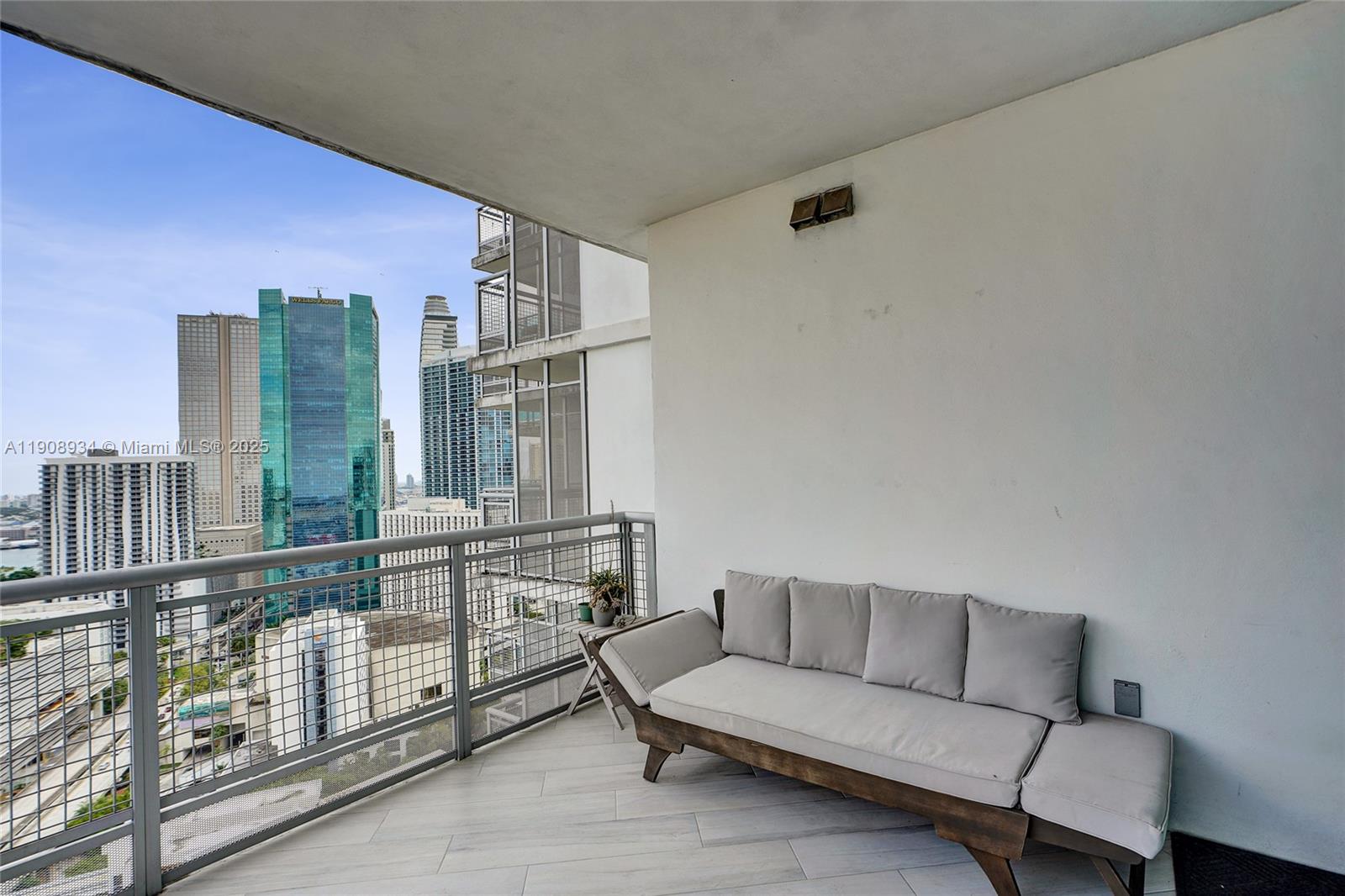 WIND CONDO - Residential Lease