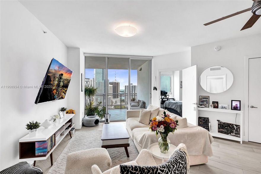 Miami living at its finest and it's ready for you to call it home. Fully furnished 2/2 with a den and amazing sunrise city views on your large balcony. With an open layout, split floor plan, amazing natural light and in unit washer/ dryer, it's a renters dream. Building has lobby security, pool, gym, spa, and clubhouse for your enjoyment. Located in a prime location minutes from Brickell City Center, Mary Brickell Village, and public transit.