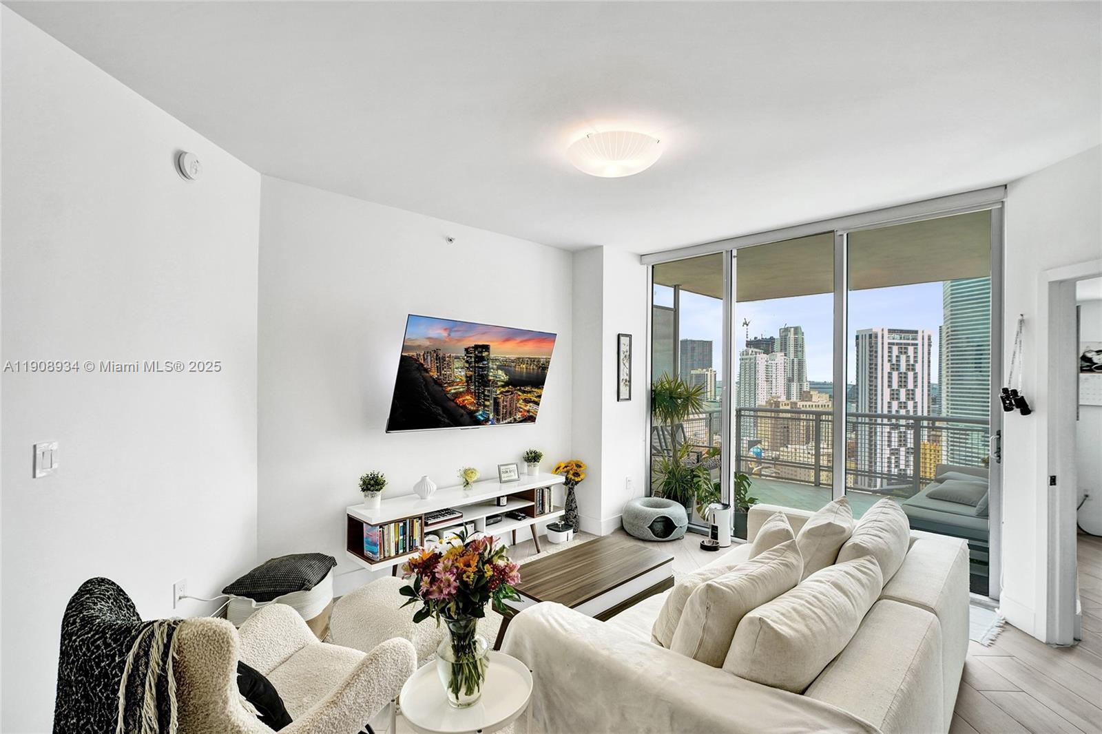 WIND CONDO - Residential Lease