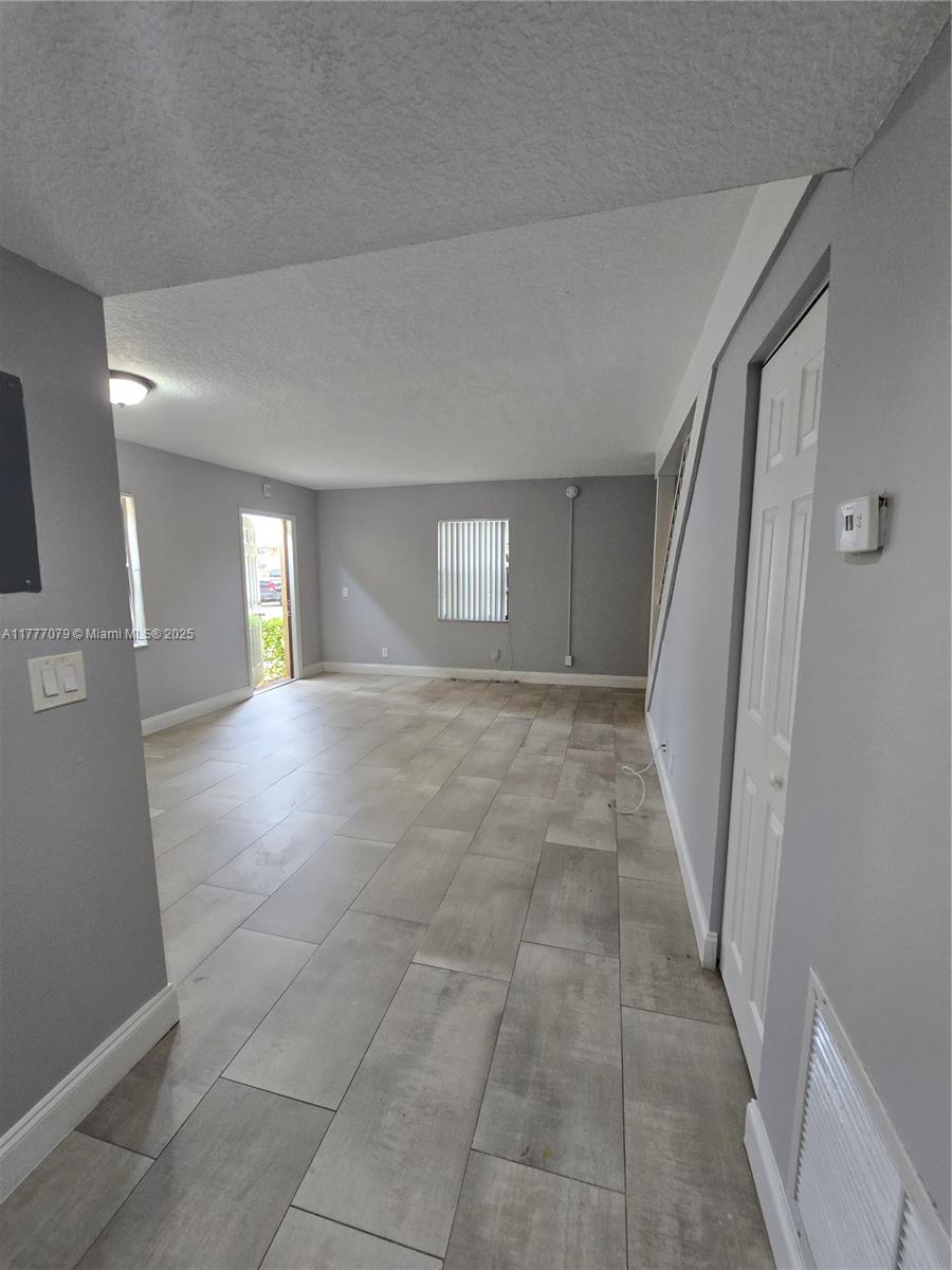 PINES OF CORAL SPRINGS CO - Residential Lease