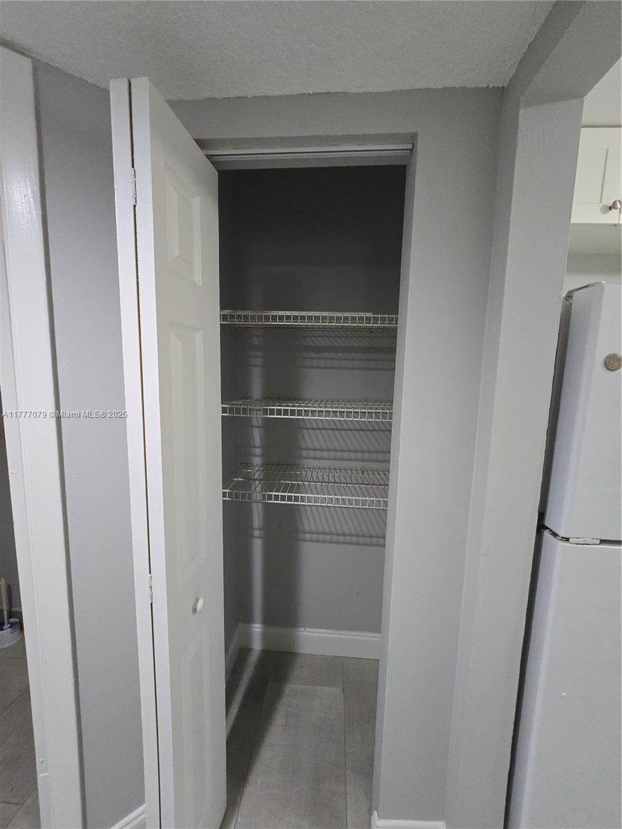 PINES OF CORAL SPRINGS CO - Residential Lease