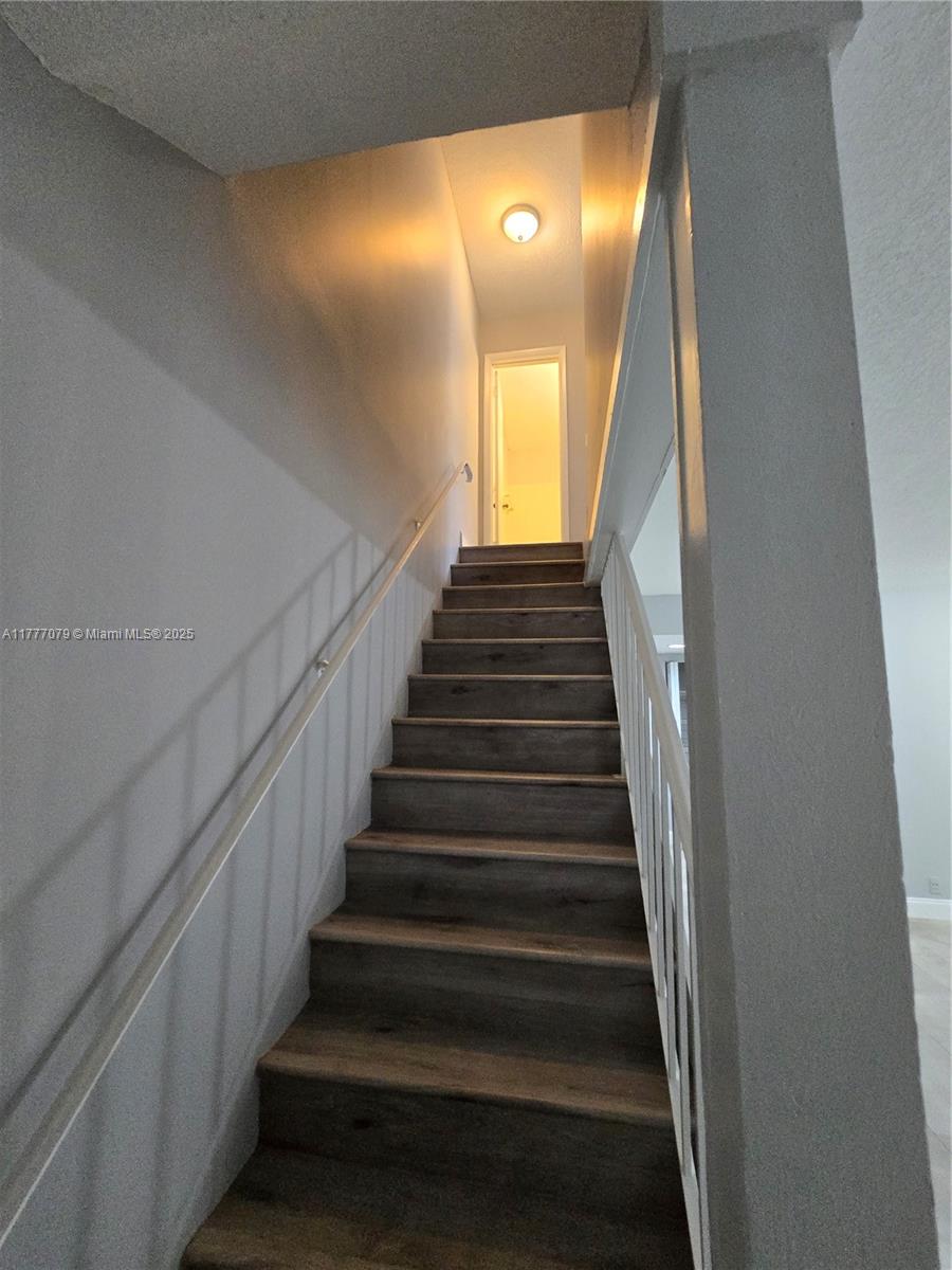 PINES OF CORAL SPRINGS CO - Residential Lease