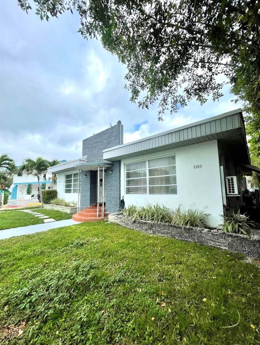 Rental Property at 2003 Marseille Dr A, Miami Beach, Miami-Dade County, Florida - Bedrooms: 1 
Bathrooms: 1  - $1,800 MO.