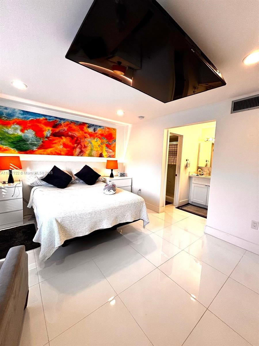 SUNRISE LAKES 94 CONDO - Residential