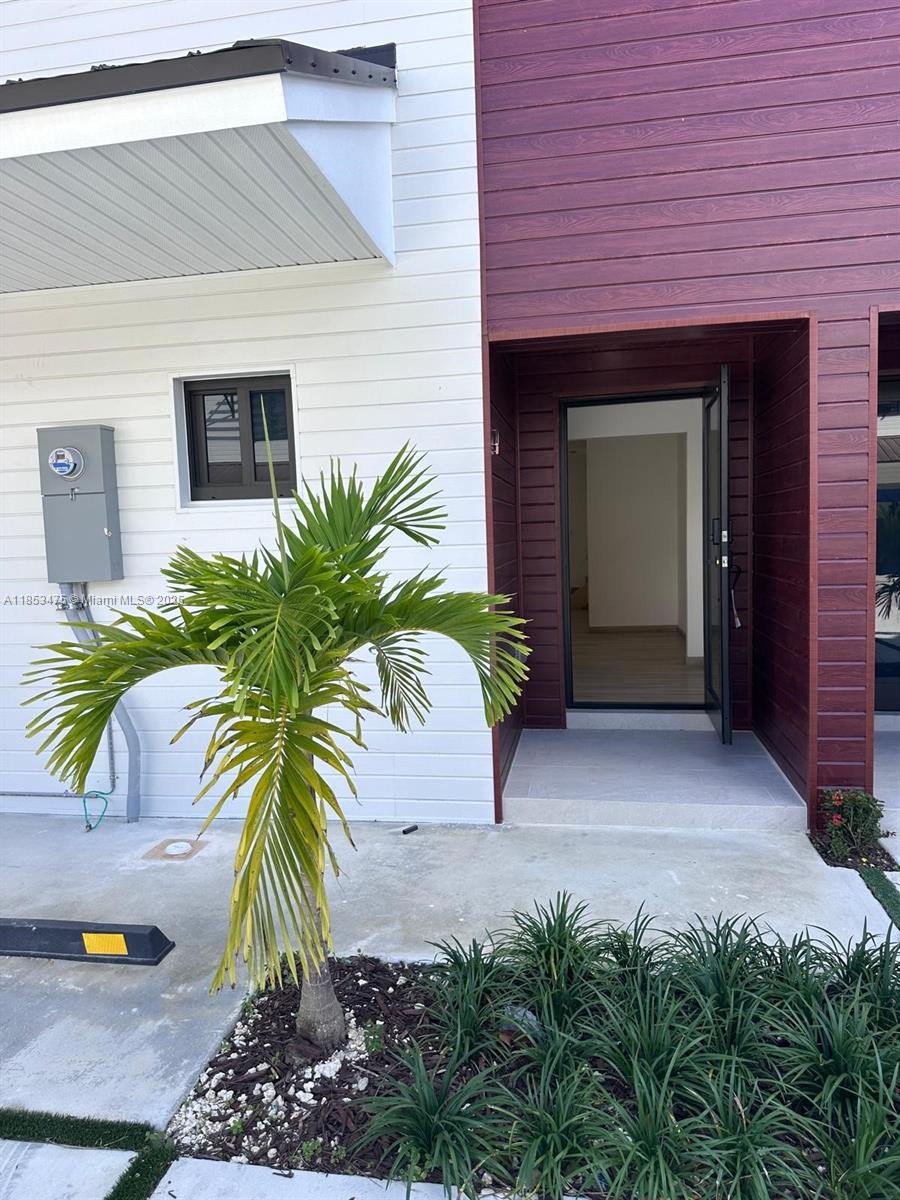 936 NW 10 STREET 3
