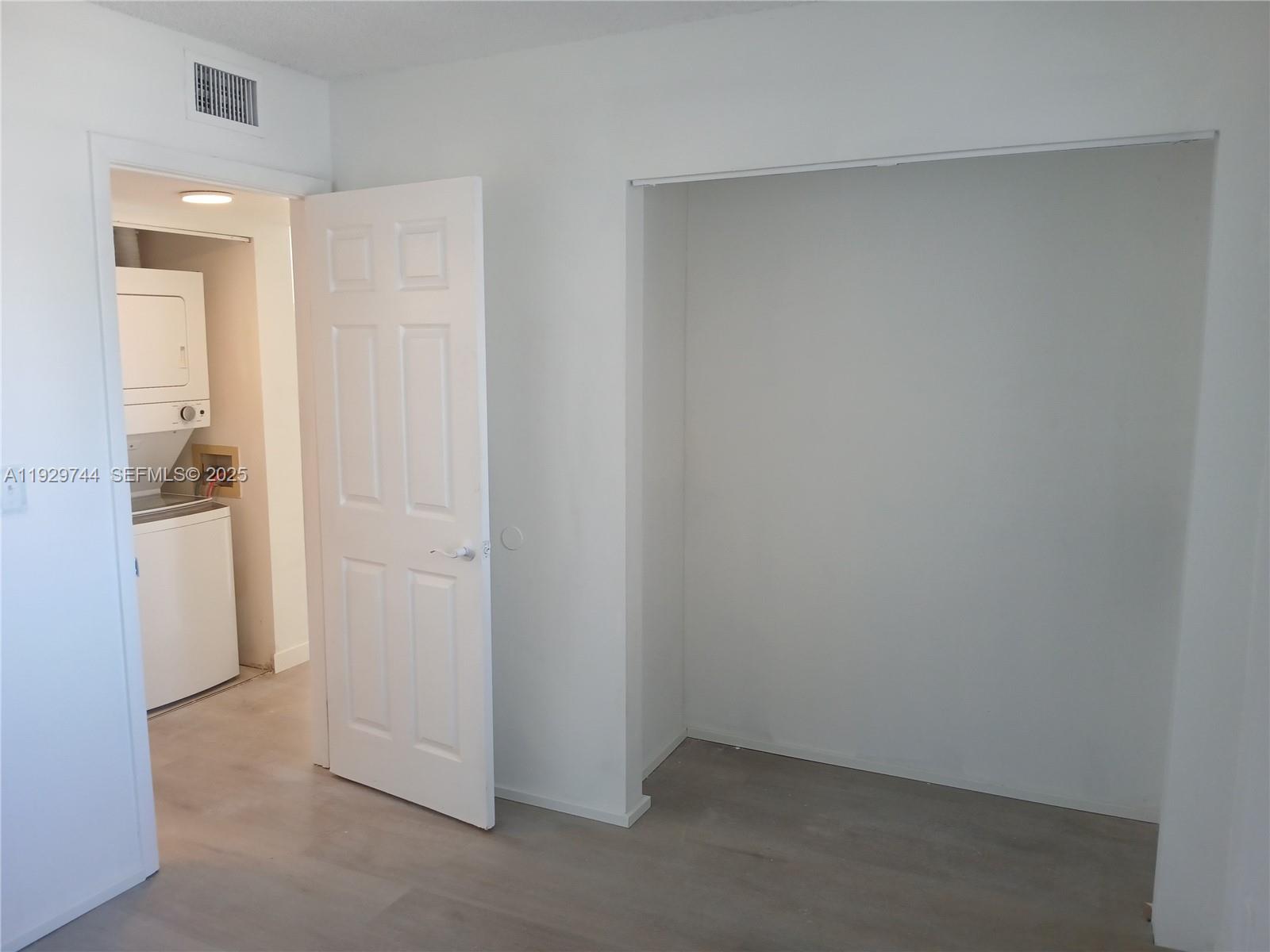 LAKESHORE AT UNIVERSITY P - Residential Lease