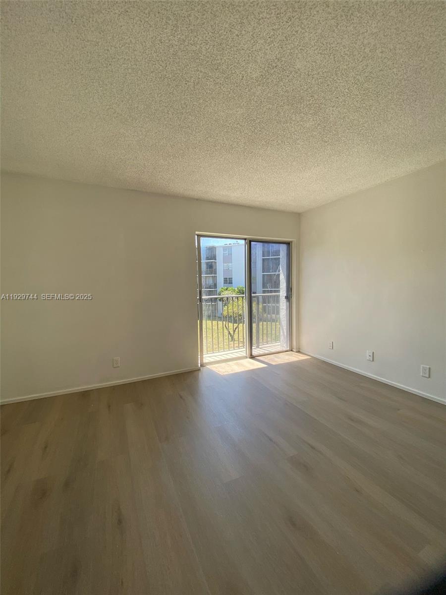 LAKESHORE AT UNIVERSITY P - Residential Lease